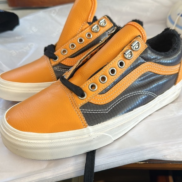 #51❤️ Brand new Vans all leather weather MTE sneakers - Picture 5 of 12